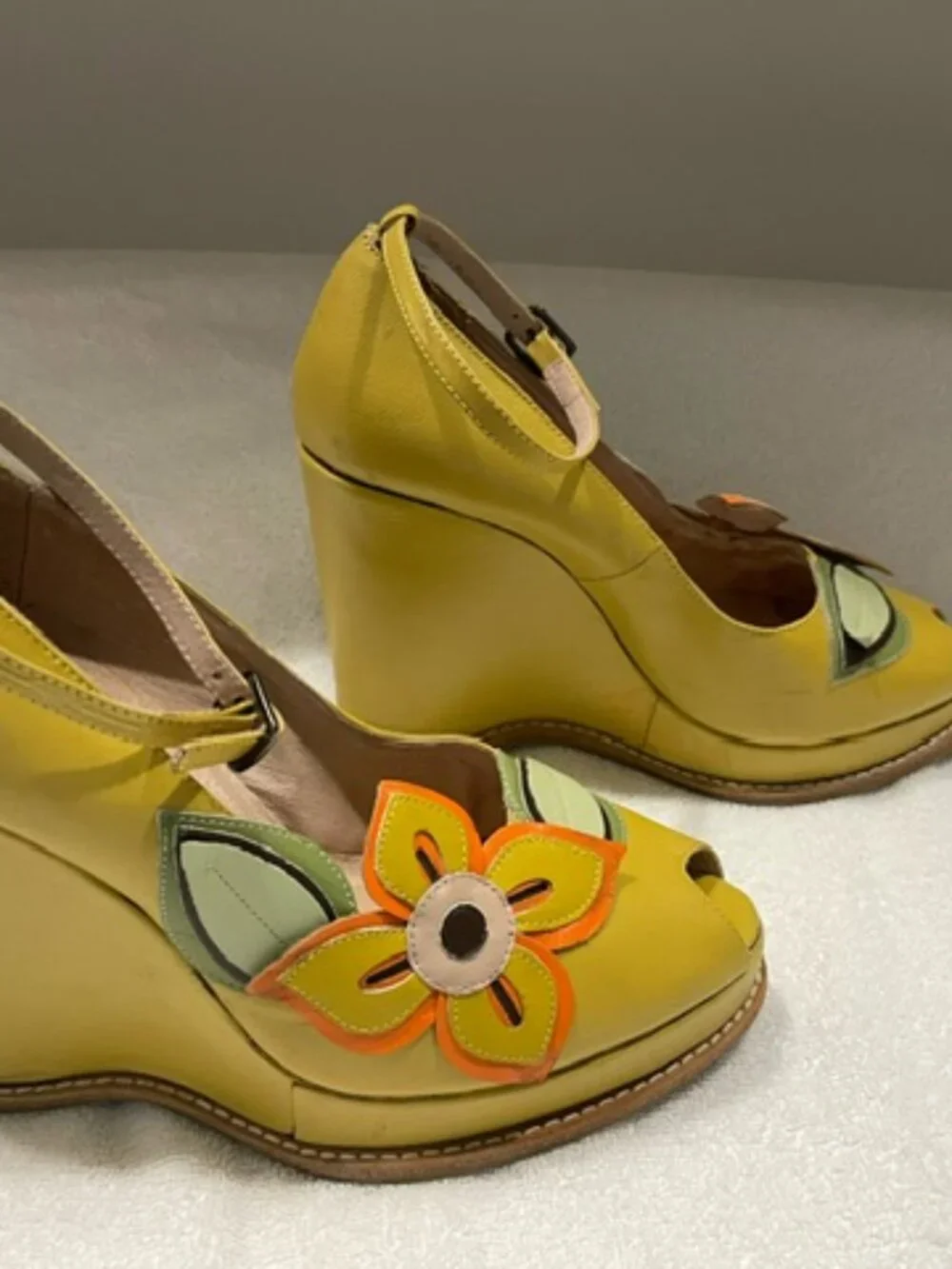 NYLA  bright yellow Leather Peep-toe Wedges - size 7.5B  w/flower SO CUTE!!!!!!
